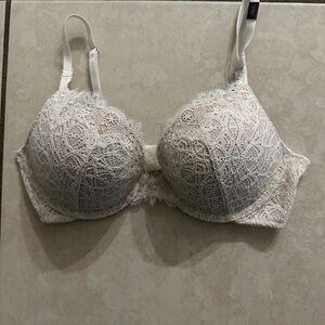 Victoria's Secret Lace Underwire Bra - Cream